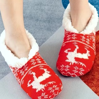 BN Plush Christmas Non Slip Slippers .