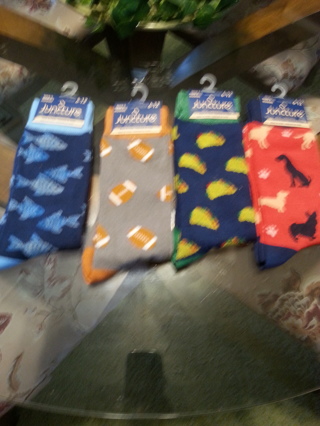 4 new pair mens socks. 