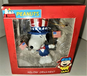 UFS Peanuts SNOOPY resin ornament - 3" tall - 5 oz. in box