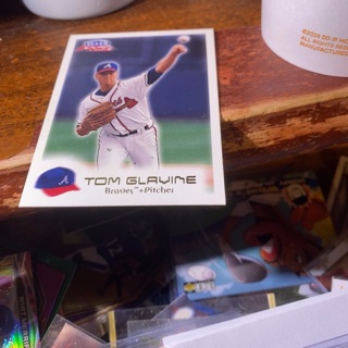 2000 fleer focus tom glavine baseball card 
