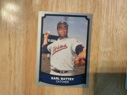 Legends Earl Battey #35