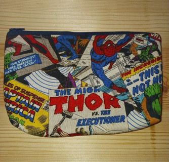 Marvel Universe Fabric Zipper Pouch Bag | Gently Used