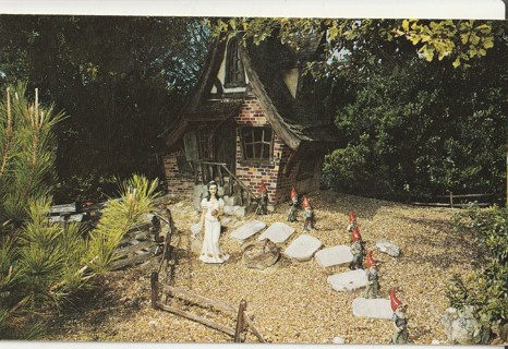 Vintage Unused Postcard: j: Snow White & 7 Dwarfs, Busch Gardens, Tampa, FL