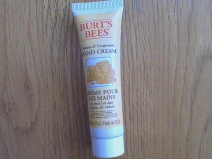 NEW BURT'S BEES HAND CREAM HONEY & GRAPESEED