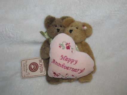 Boyds Bears "Happy Anniversary" Heart Pillow Love Couple Hugging