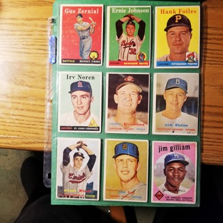 9 - LOT - MIXED TOPPS LOW TO MID GRADE - BASEBALL CARDS