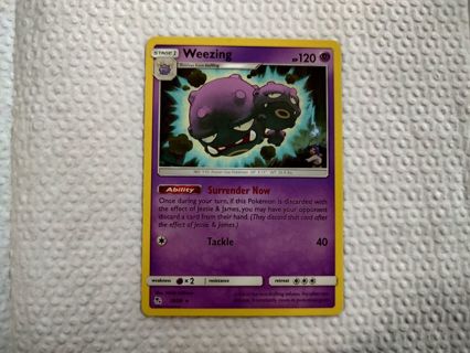 Pokemon Sun and Moon Hidden Fates Weezing Rare Card