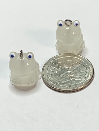 FROGS~#3~WHITE~SET OF 2 FROGS~CHARMS AND GLOW IN THE DARK~FREE SHIPPING!