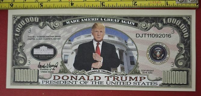 One Paper 2016 Trump / Mt. Rushmore 1 Million Novelty Dollar