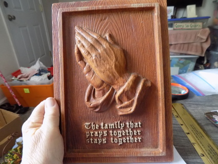 Vintage Syrocco 3D Praying hands wall plaque Family prays together stays 11 x 7 1/2