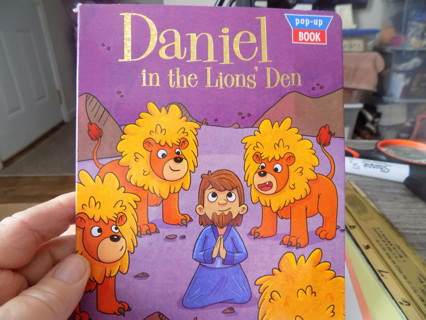 Daniel in the Lions Den Pop up book