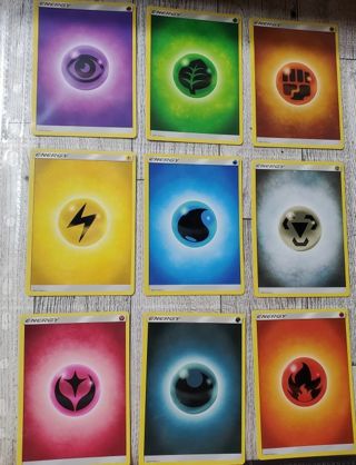 9 Pokémon Energy Cards