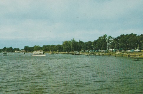 Vintage Unused Postcard: GIN: The Princess Cruising the Shore, Clear Lake, Iowa