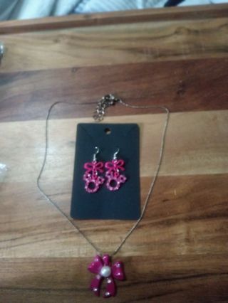 Minnie mouse Necklace and earrings