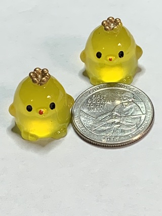 CROWN CHICKS~#8~YELLOW~SET OF 2 CHICKS~GLOW IN THE DARK~FREE SHIPPING!