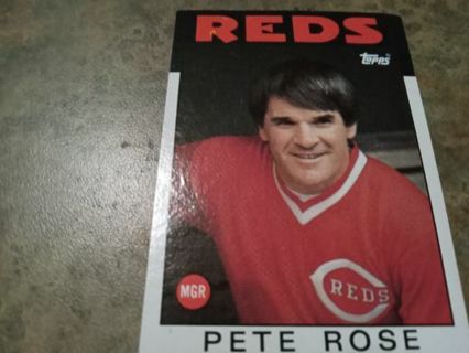 1986 TOPPS PETE ROSE CINCINNATI REDS BASEBALL CARD # 741