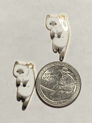 CAT CHARMS~#8~WHITE~HANGING AROUND~SET OF 2~FREE SHIPPING!