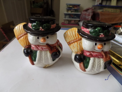 Set of ceramic Christmas snowman salt & pepper set