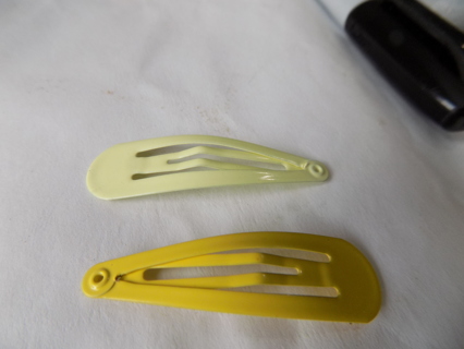 Pair of metal hair clips # 7 yelllow