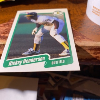 1990 fleer Rickey Henderson baseball card 