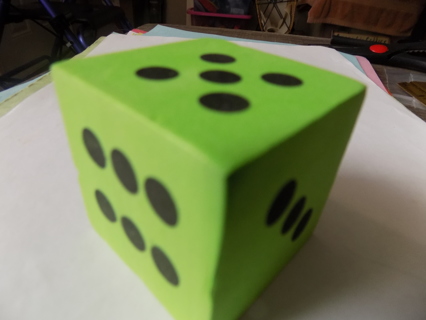 Green foam dice 2 x 2 square