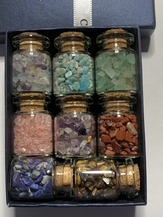 ❣8 BOTTLES OF COLORFUL STONE CHIPS IN A BEAUTIFUL GIFTBOX~FREE SHIPPING❣