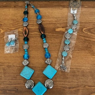 Turquoise & Silver Fashion Jewelry Set - Necklace, Bracelet & Earrings - All Brand New!! 