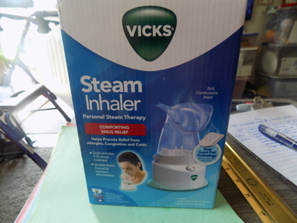 Vicks Steam Inhalor NIB Mint Conditon personal steam therapy
