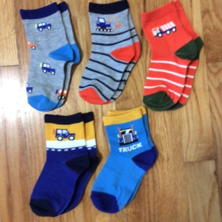 Brand New 5 Pairs of Kids/Boys   Cartoon Pattern Socks .