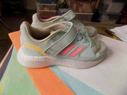 Girls Adidas light blue tennis shoes trim in pink, Yellow Size 12 lace up
