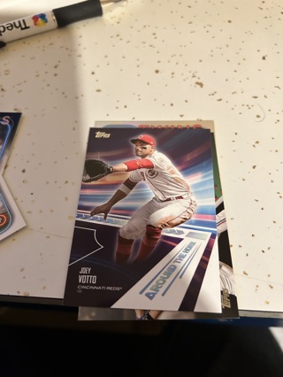 2024 topps around the horn joey votto