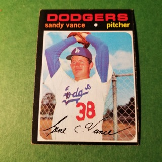 1971 Topps Vintage Baseball Card # 34 - SANDY VANCE - DODGERS - EXMT/NRMT