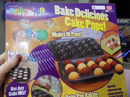 Bake Original Cake Pops Baking pan in original box Makes 18 pops