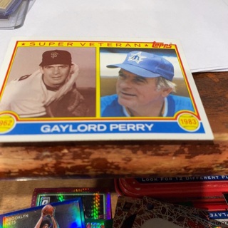 1983 topps super veteran 1962-83 gaylord perry baseball card 