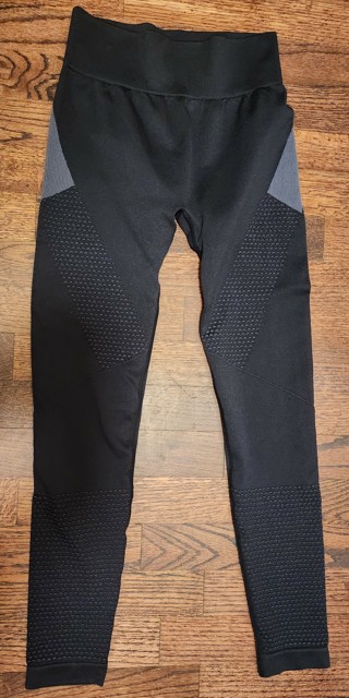 NEW - Fabletics - pull on cropped leggings - size XS