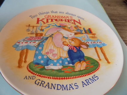 Vintage 1994  two things that are always open grandma's Kitchen & grandma's arms mini plate