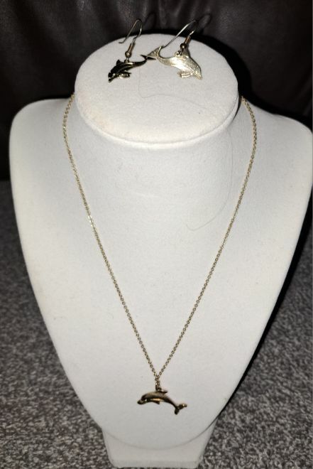 Free: Dolphin NECKLACE and EARRING SET