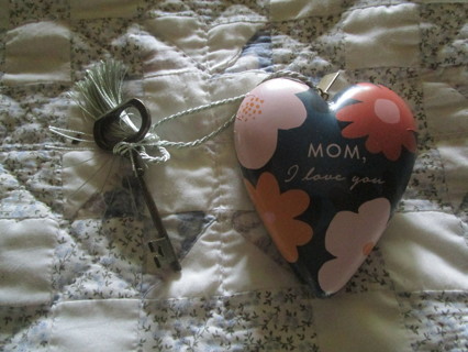 mom heart and key,nice gift for mom