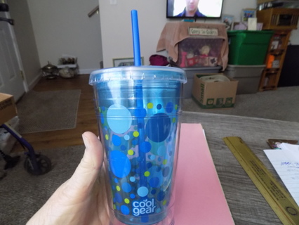 7 inch tall Cool Gear blue acrylic drink holder different color bubbles with straw