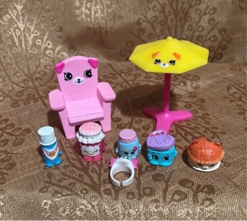 8 Shopkins Toys