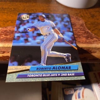 1992 fleer ultra roberto alomar baseball card 