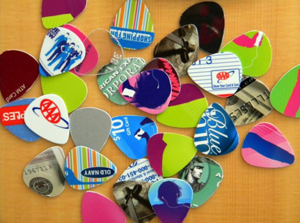 (27) GUITAR PICKS FOR STRING MUSICAL INSTRUMENTS TOOLS ACCESSORIES ~ DIY RECYCLED FINGER PICKS