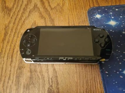 Sony PSP 1000 Come with over 1000 Built In Games NES SNES SEGA CAPCOM GAMEBOY