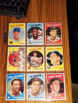 9 - LOT - 1959 TOPPS. VARIOUS CONDITION. READ