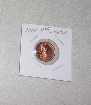 YEAR 2000 OFF-CENTER ERROR LINCOLN MEMORIAL CENT FRONT AND REVERSE 