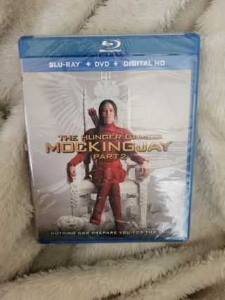 THE HUNGER GAMES MOCKINGJAY PART 2 LIKE NEW WITH 1 MYSTERY DVD