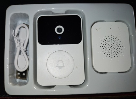 DOORBELL ELECTRONIC WITH CAMERA AND VOICE KNOW WHO IS AT YOUR DOOR WHEN YOU'RE NOT AT HOME BRAND NEW