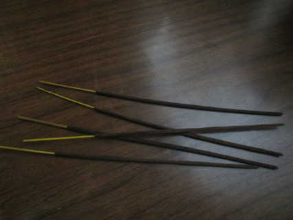 5 incense sticks