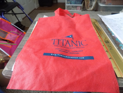 Souvenir Titanic Tote Bag The Legend Continues Pigeon Forge TN, double handled 12 x 9