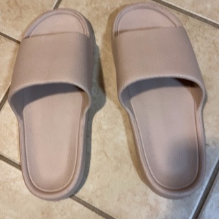 BN indoor Outdoor Lightweight Slippers .